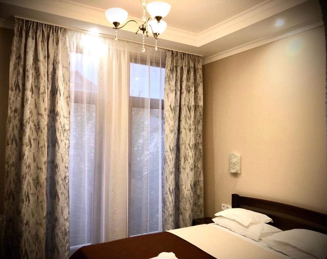 Atlant Hotel Užhorod Esterno foto