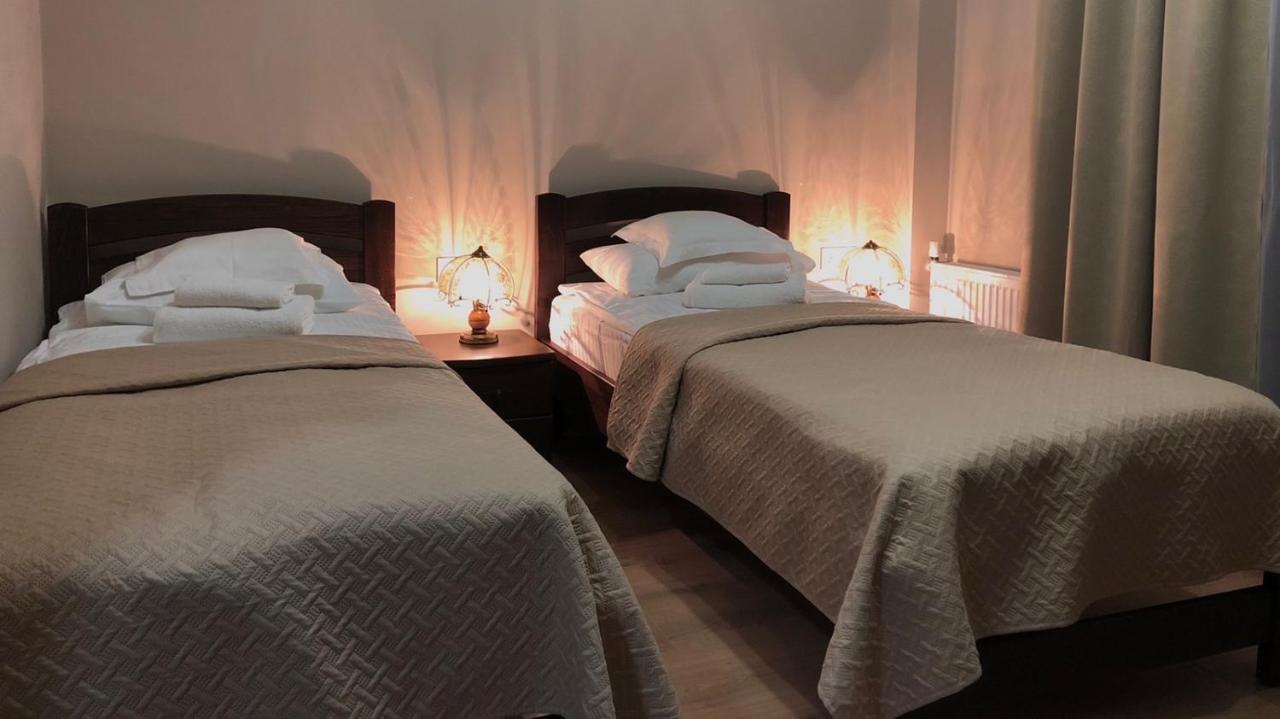 Atlant Hotel Užhorod Esterno foto