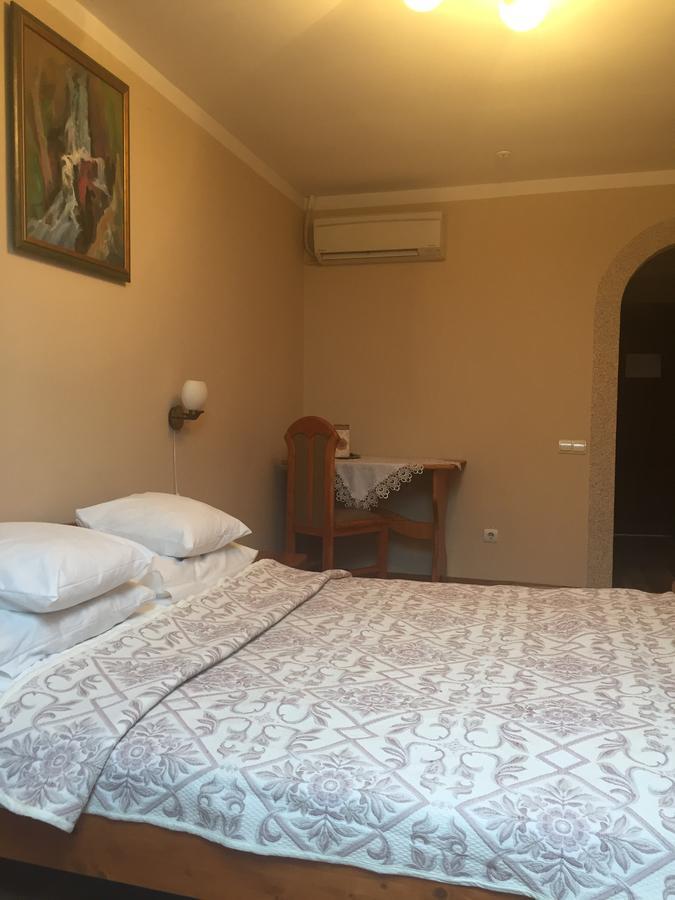 Atlant Hotel Užhorod Esterno foto
