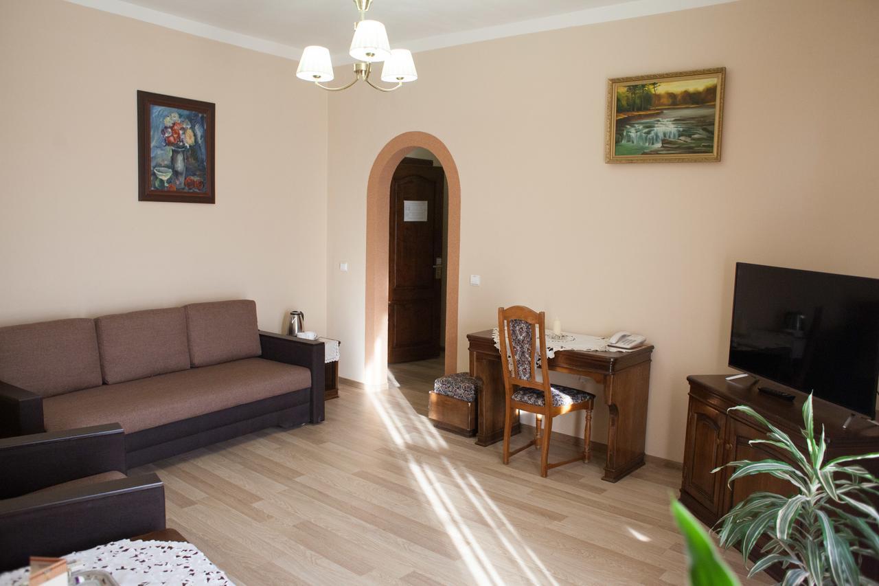 Atlant Hotel Užhorod Esterno foto