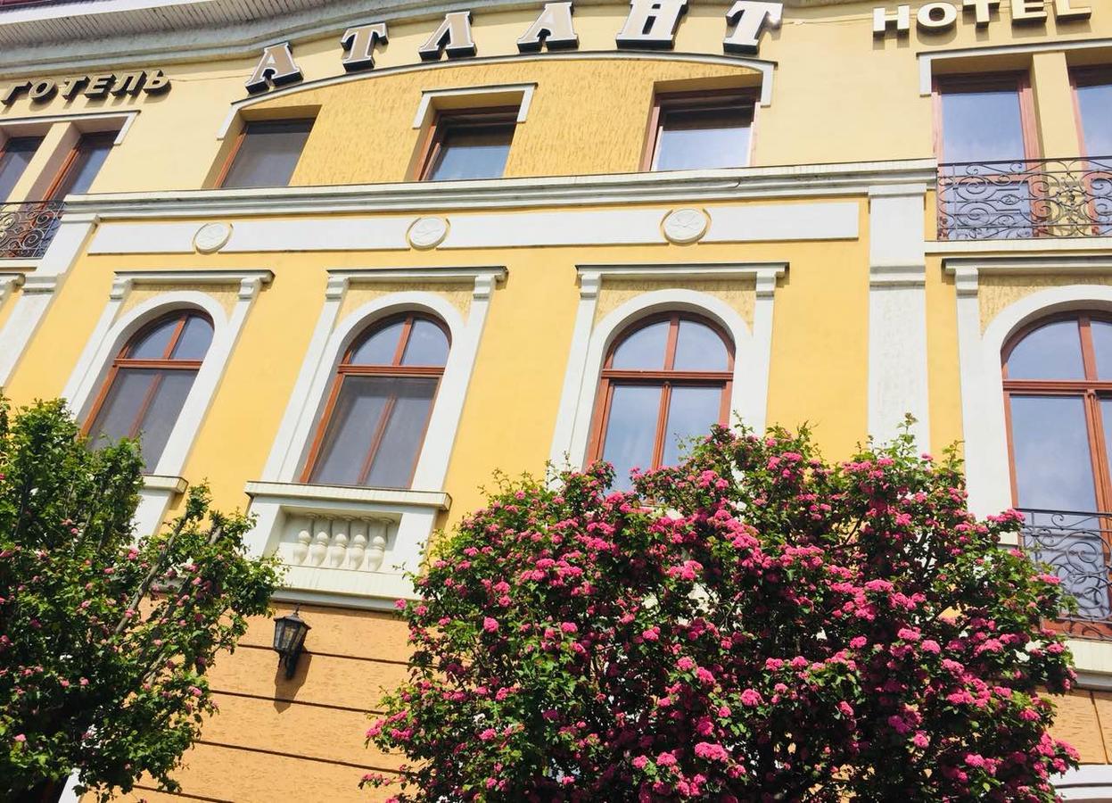 Atlant Hotel Užhorod Esterno foto