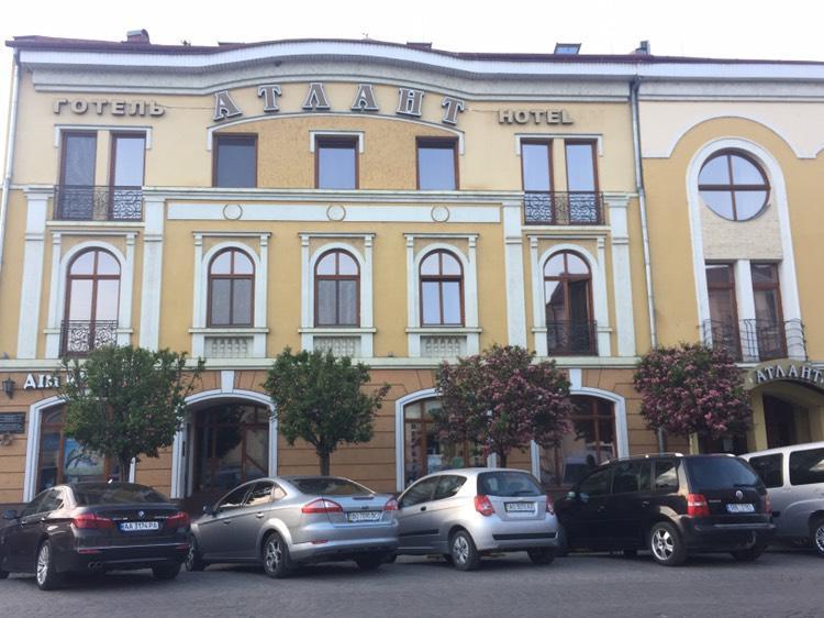 Atlant Hotel Užhorod Esterno foto