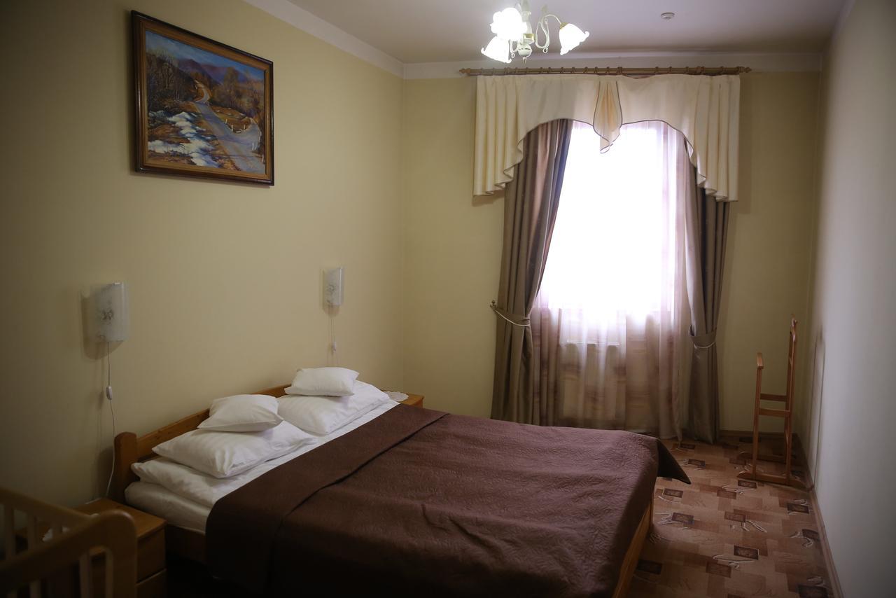 Atlant Hotel Užhorod Esterno foto