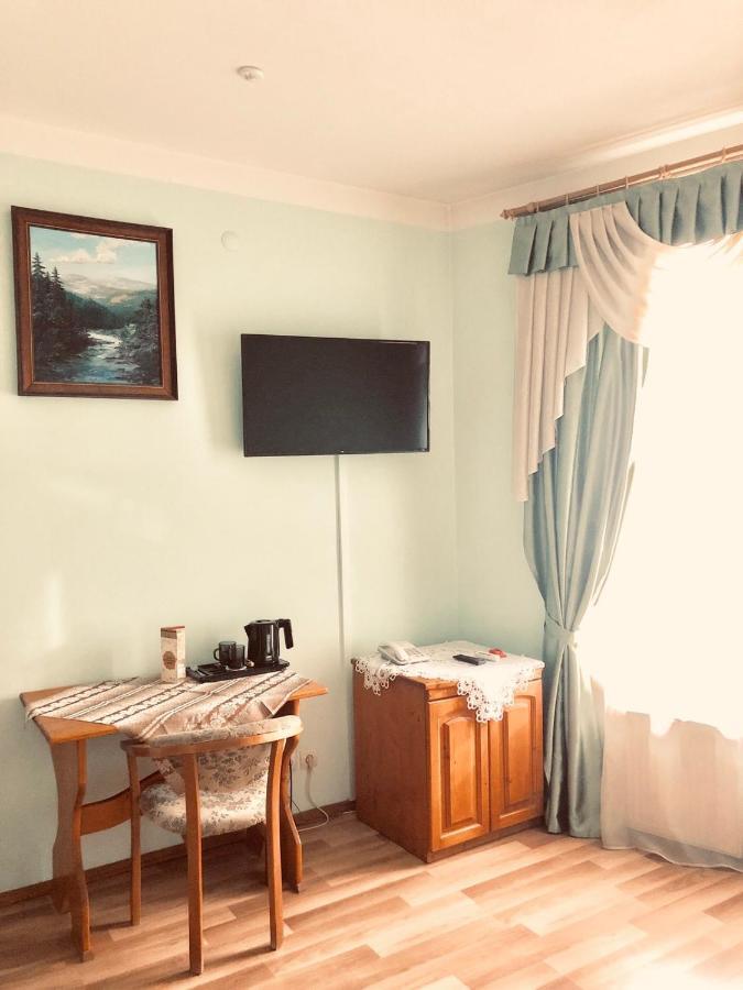 Atlant Hotel Užhorod Esterno foto