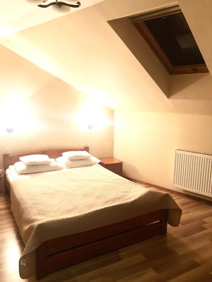 Atlant Hotel Užhorod Esterno foto