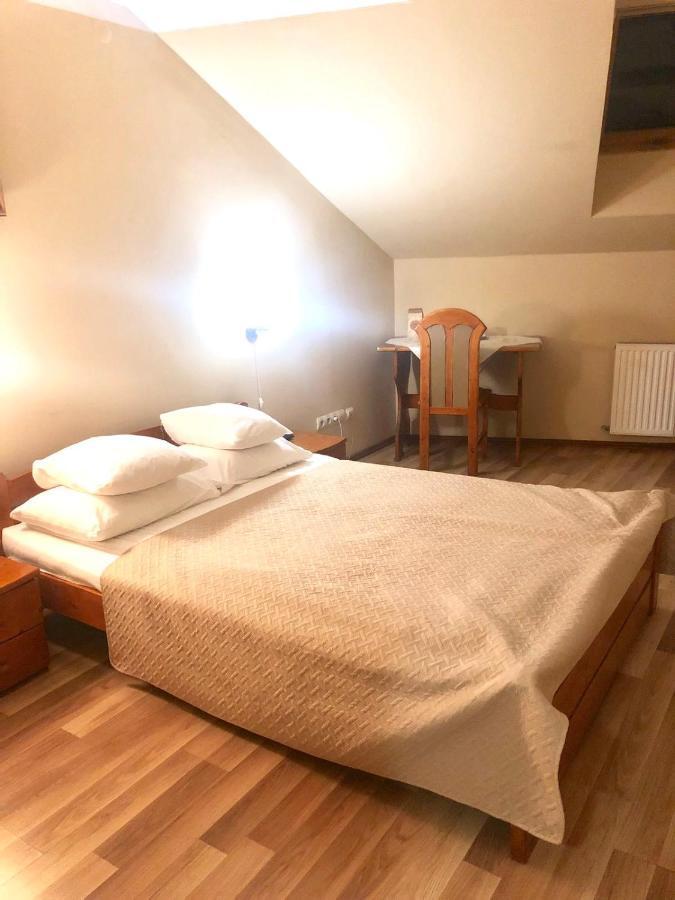 Atlant Hotel Užhorod Esterno foto